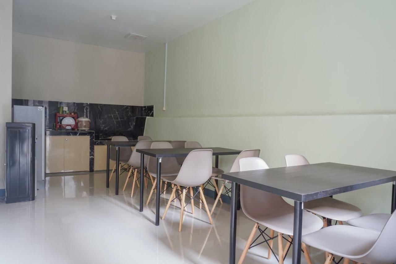 Residences By Reddoorz Near Mt Haryono - Minimum Stay 7 Days Jakarta Exterior photo