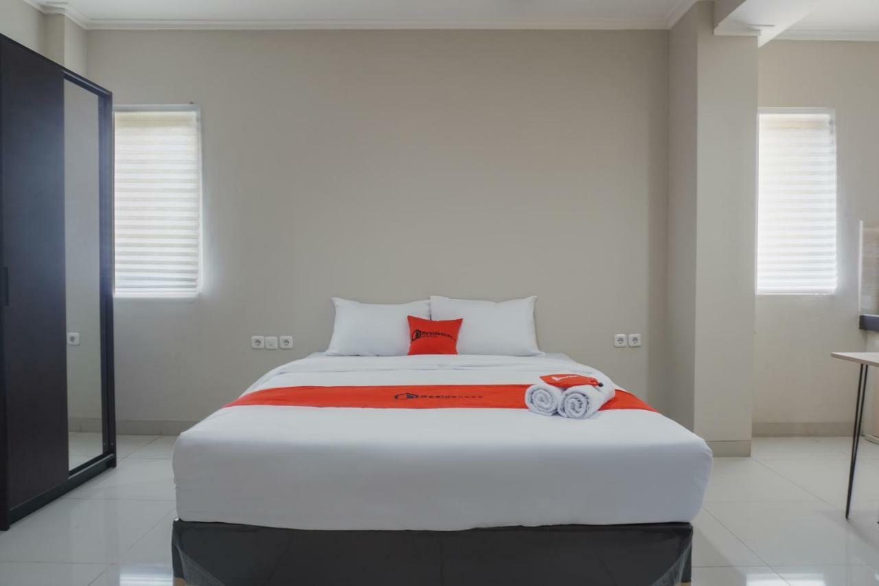 Residences By Reddoorz Near Mt Haryono - Minimum Stay 7 Days Jakarta Exterior photo